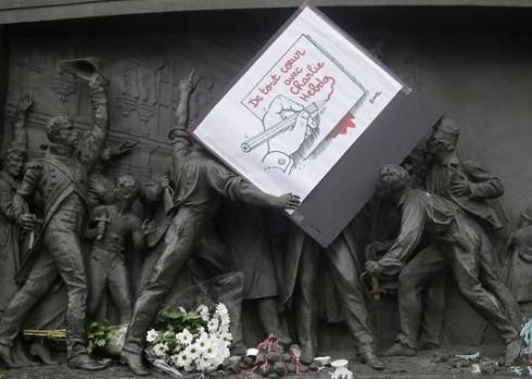 4552614_6_3772_le-dessin-de-plantu-place-de-la-republique_4d27e09eb85945550e3fc22d35144ab1